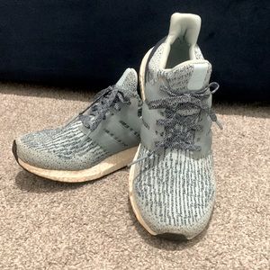 Adidas Ultraboost 👟 Navy & Light blue. US Women’s Size 8.